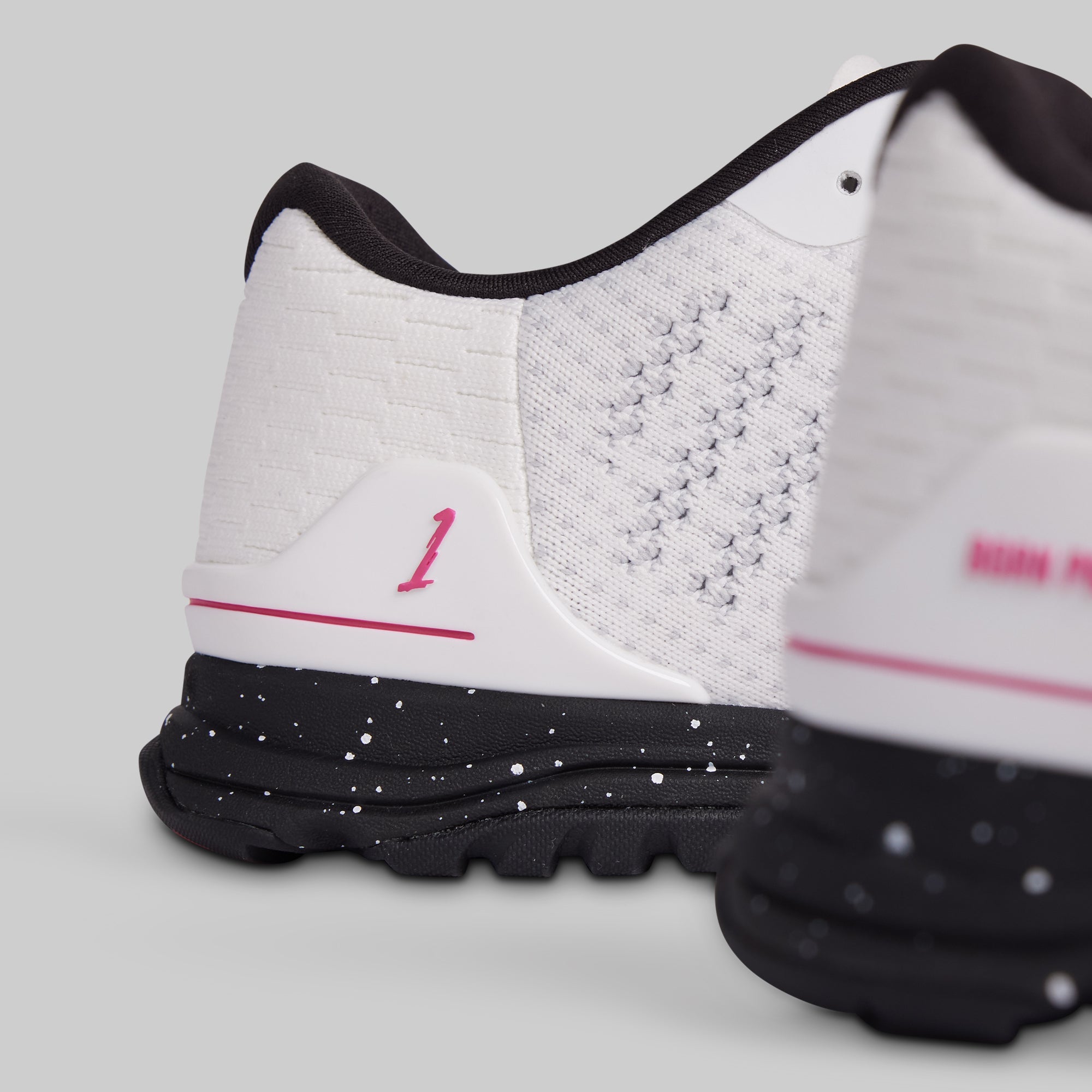 Women's Savage 1 (White/Bubblegum)
