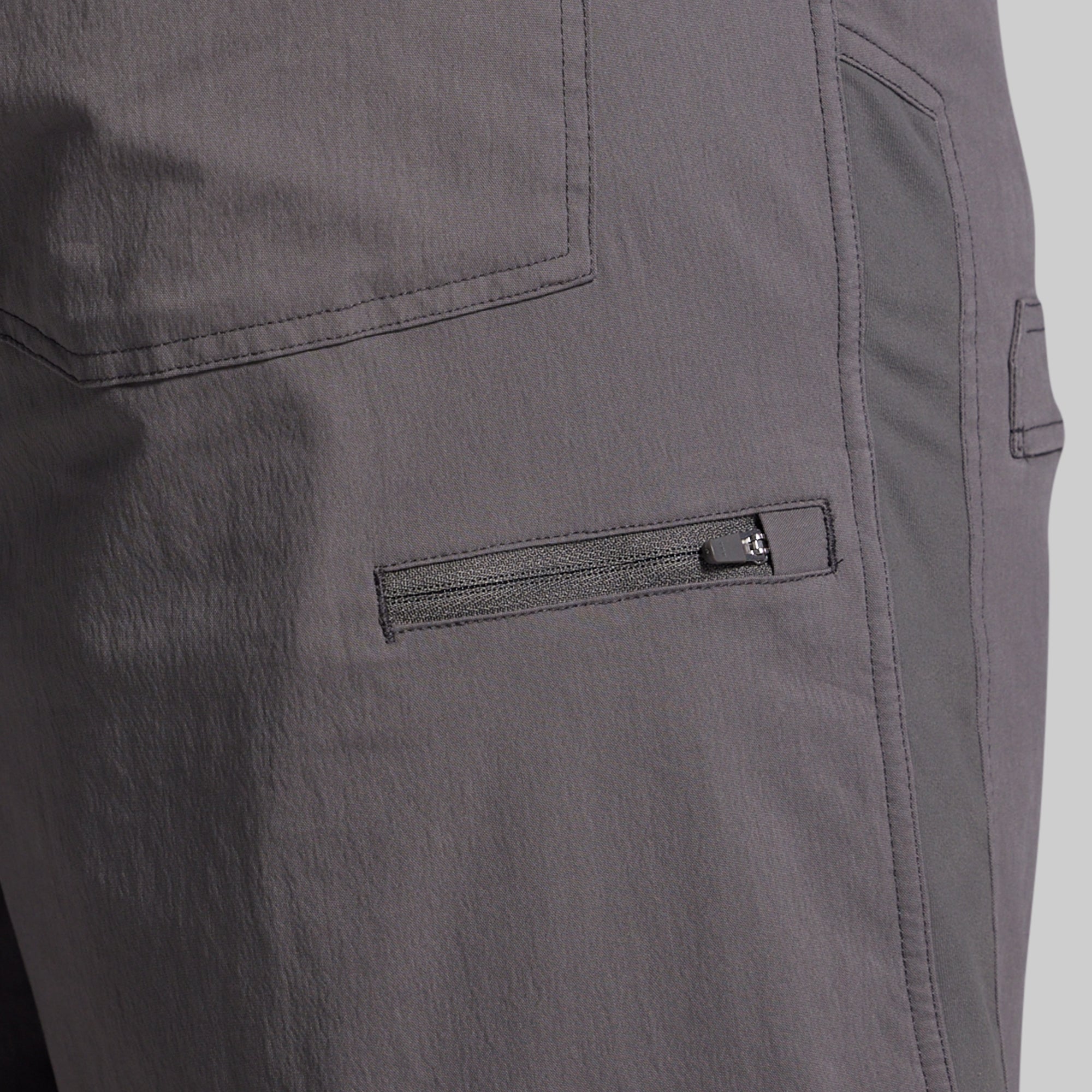 Maverick Short 9" (Gunmetal)