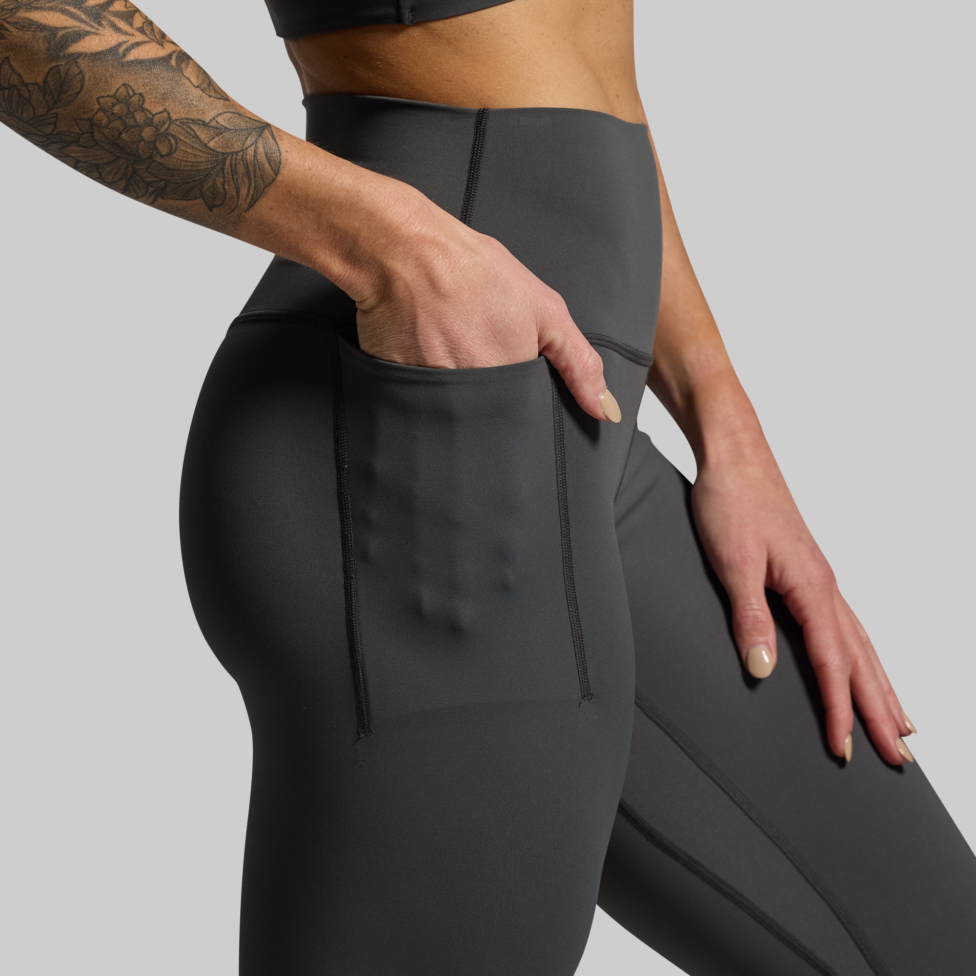 Your Go To Legging w/ Pockets 2.0 (Gunmetal)